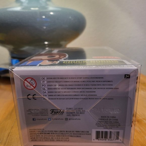 Chuck Norris (Uzis) Target Exclusive Funko Pop - Picture 6 of 8